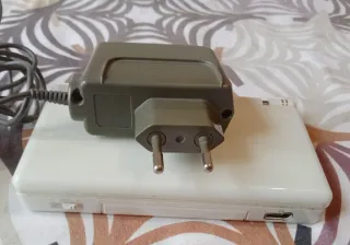 Nintendo DS Lite Blanca + Cargador