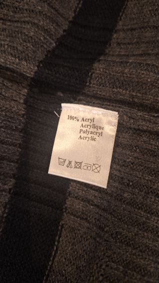 Jersey de rayas gris y negro con cremallera