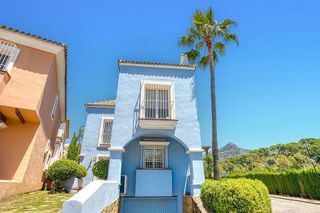 Casa adosada en venta en Los Naranjos - Las Brisas en Marbella