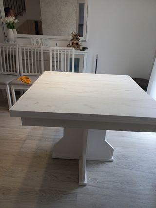 Mesa de cocina o salón abatible