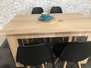Mesa Comedor Nórdica y 4 Sillas Negras