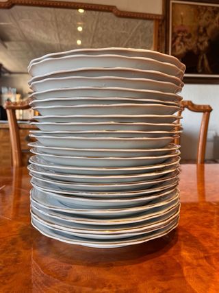 Plato de porcelana con flores