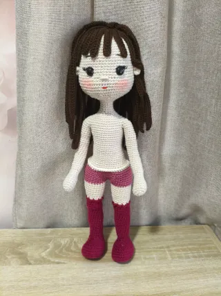 Muñeca Amigurumi Rosa con Bolso