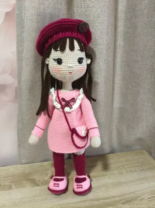 Muñeca Amigurumi Rosa con Bolso