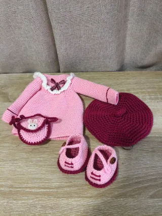 Muñeca Amigurumi Rosa con Bolso