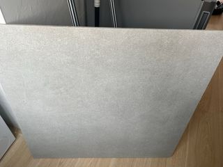Losas de azulejo gris porcelanico 80x80