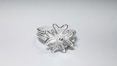 Anillo forma flor pequeña