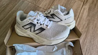 New Balance FuelCell Propel v5