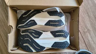 New Balance FuelCell Propel v5