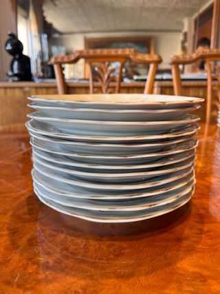 Plato de porcelana con flores