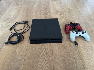 PS4 Slim 500Gb + 2 Mandos