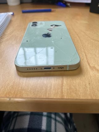 iPhone 12 verde