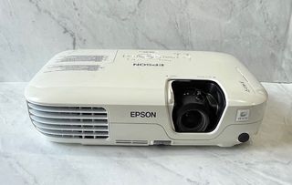 Proyector Epson EB-X7 Compacto