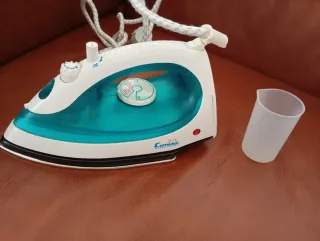 Plancha de vapor Comelet Blanca/Azul Turquesa