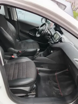 Peugeot 208 2017
