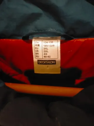 Chaqueta Quechua Teal y Roja