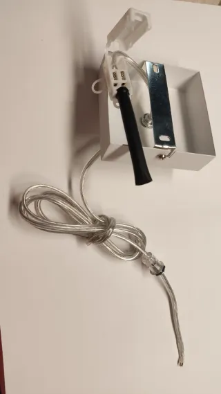 Colgador para lámpara