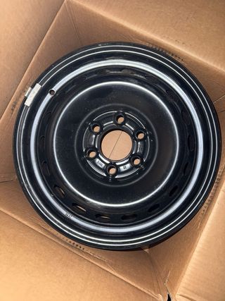 Llanta Ford 6 tornillos nueva