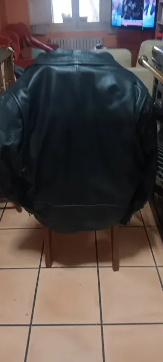 Chaqueta de cuero negra como nueva unisex