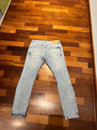 Vaqueros Bershka desgastados