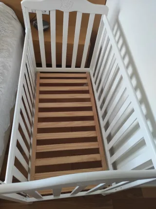 Cuna bebé con cajón marca Micuna