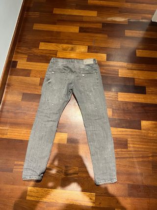 Pantalones vaqueros Bershka grises desgastados