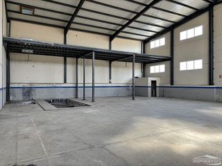 Nave industrial en venta en Baena