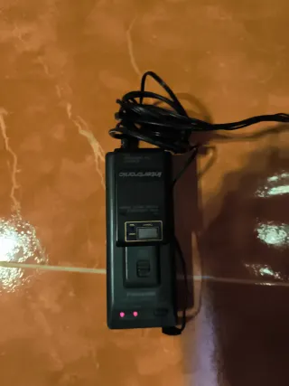 Videocámara Panasonic G2 con accesorios vintage