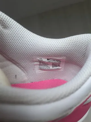 Deportivas Nike Rosa y Blancas originales.