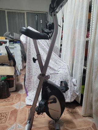 Bicicleta estática plegable