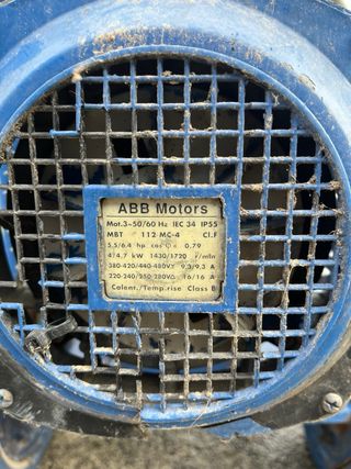 Bomba de agua con carro