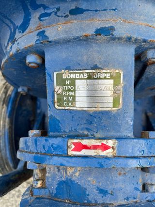 Bomba de agua con carro