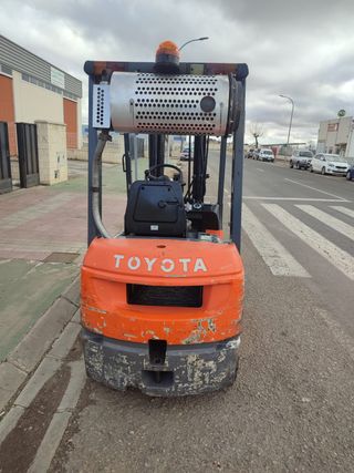 Carretilla Elevadora Toyota Diésel 1.800 kg