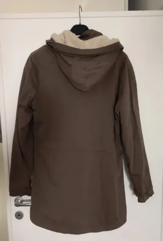 Parka marrone con cappuccio foderato