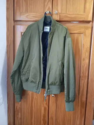 Chaqueta Bomber Zara Verde Talla M