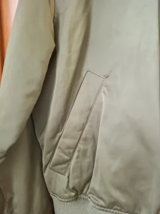 Chaqueta Bomber Zara Verde Talla M