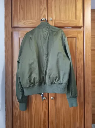 Chaqueta Bomber Zara Verde Talla M