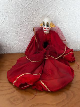 Payaso de Porcelana Rojo