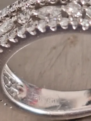 Anillo oro blanco 750 con diamantes