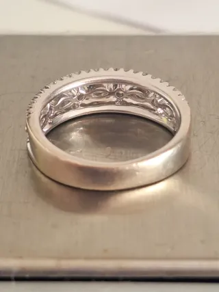 Anillo oro blanco 750 con diamantes