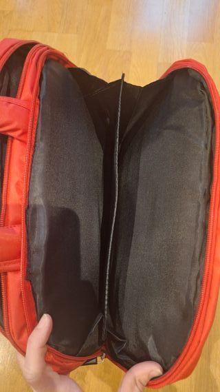 Mochila tipo maletin con muchos bolsillos