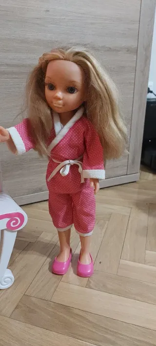 Nancy Tocador y Muñeca