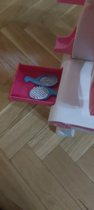 Nancy Tocador y Muñeca