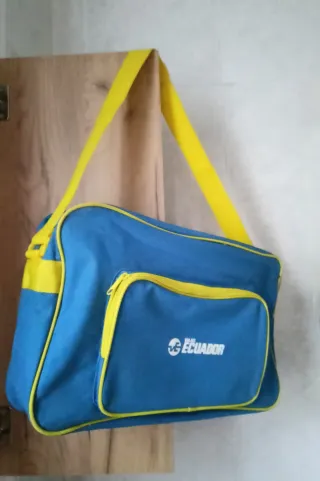 Bolsa bandolera azul y amarilla