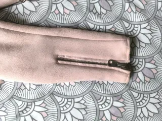 Cazadora Zara ante beige Talla L color rosa palo