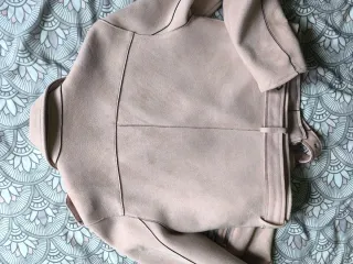 Cazadora Zara ante beige Talla L color rosa palo