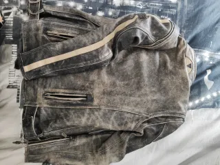 Chaqueta de cuero mujer Triumph gris y roja