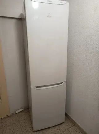 Nevera Indesit No Frost