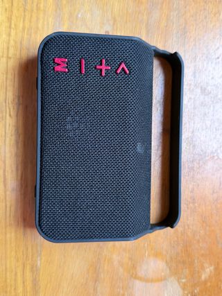 Altavoz Bluetooth Primark con soporte