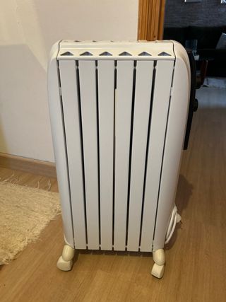 Calentador DeLonghi Aceite Baño con caja